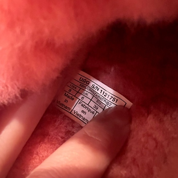 UGG®
Women's Super Fluff Slipper Slingback Sandals - Picture 2 of 4